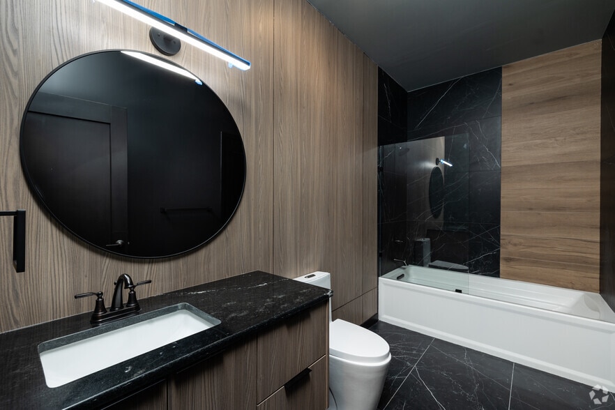 More Photos Of 3041-3043 Locust St, Saint Louis Apartments For Lease