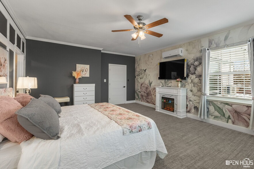 More Photos Of 405 W Gilbert St, Henrietta Hospitality For Sale