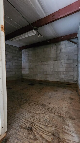 More Photos Of 1133 Industrial Blvd, Naples Manufacturing For Lease