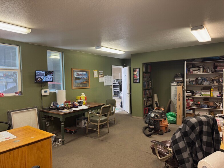 More Photos Of 1225 Adams St, Klamath Falls Warehouse For Sale