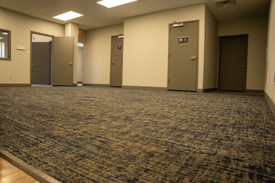 More Photos Of 601 SE 5th St, Topeka Office For Lease