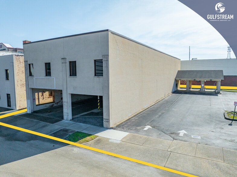 More Photos Of 304 Frederica St, Owensboro Unknown For Lease