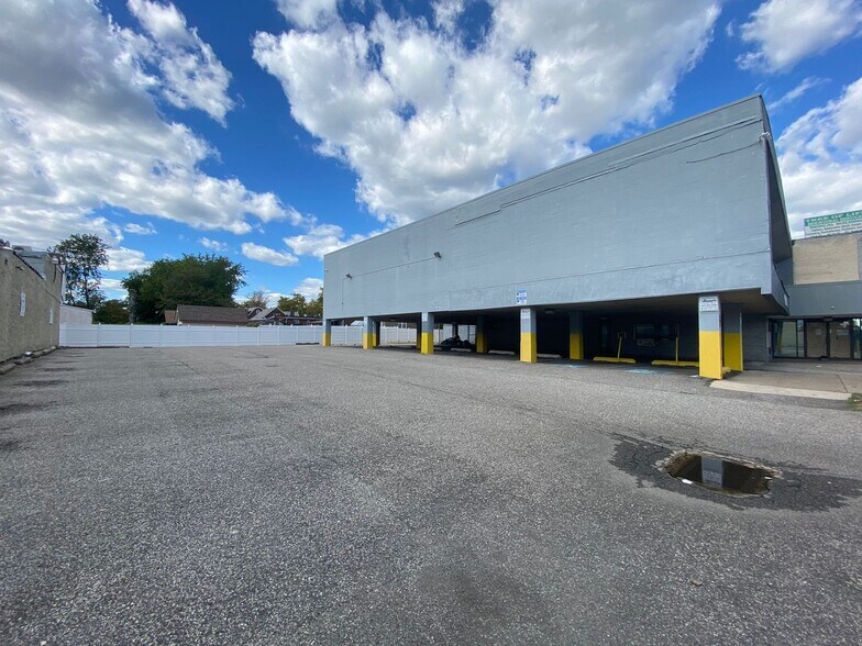 More Photos Of 7034-7040 Castor Ave, Philadelphia Office For Sale