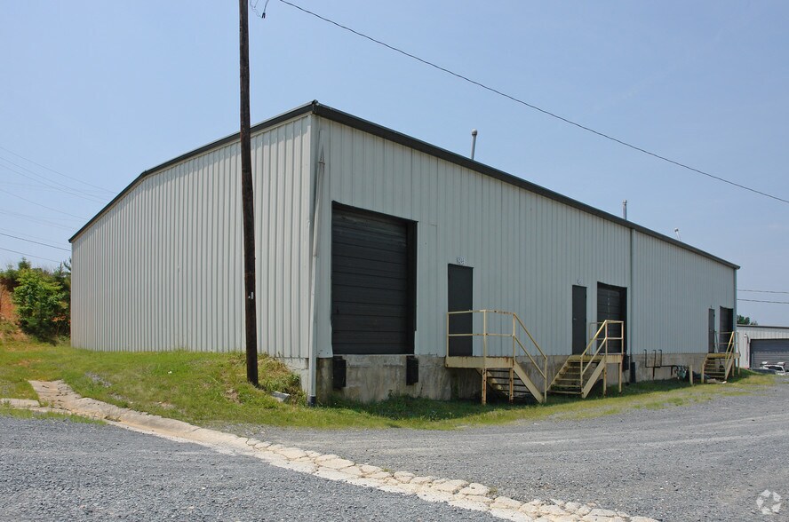 More Photos Of 2514 C-2514 E N Fayetteville St, Randleman Warehouse For Lease