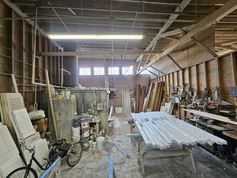 More Photos Of 3008 W Hyde Park Blvd, Los Angeles Warehouse For Lease