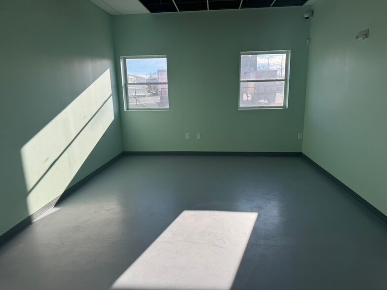 More Photos Of 620 Beaulieu St, Holyoke Manufacturing For Sale