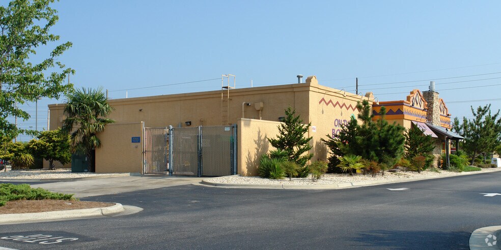 More Photos Of 115 Glensford Dr, Fayetteville Restaurant For Lease