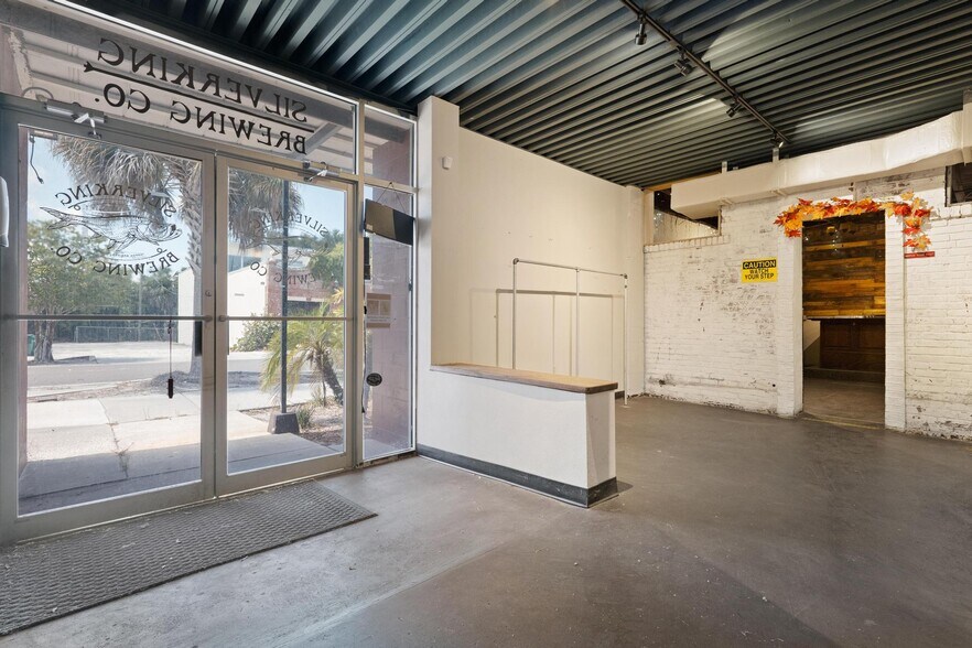 More Photos Of 325 E Lemon St, Tarpon Springs Warehouse For Sale