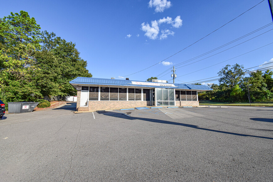 Primary Photo Of 2701 Lurleen B Wallace Blvd, Northport Restaurant For Lease