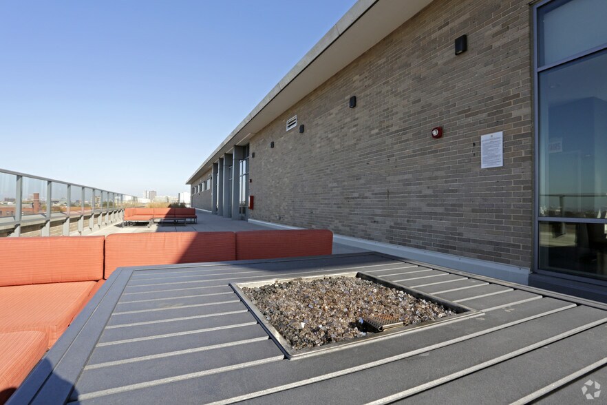 More Photos Of 558 W Webster Ave, Chicago Apartments For Lease