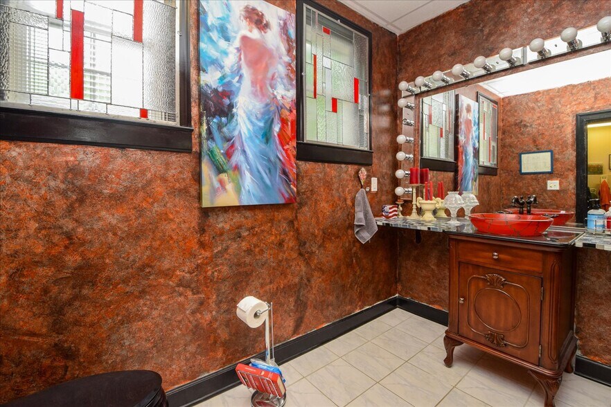 More Photos Of 1911 Memorial Ave SW, Roanoke Office Residential For Sale