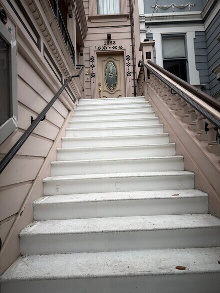 More Photos Of 1323 Columbus Ave, San Francisco Office Residential For Lease
