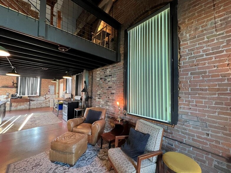 More Photos Of 700 Keogh Ct, Great Falls Light Distribution For Lease