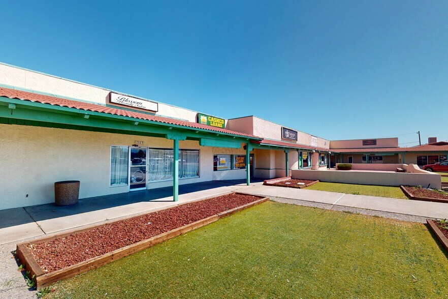 More Photos Of 1535-1609 Vassar St, Reno Storefront For Sale