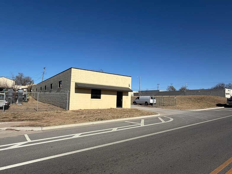 More Photos Of 1825 W Main St, Oklahoma City Warehouse For Sale