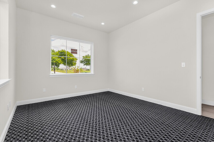 More Photos Of 6000 Alma Rd, McKinney Office For Lease