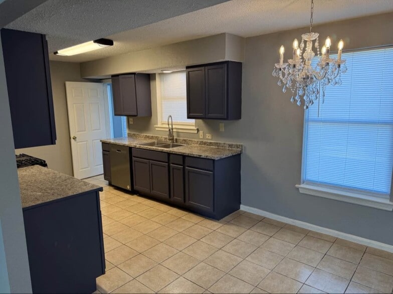 More Photos Of 309 Calgary Ave, San Antonio Multifamily For Sale