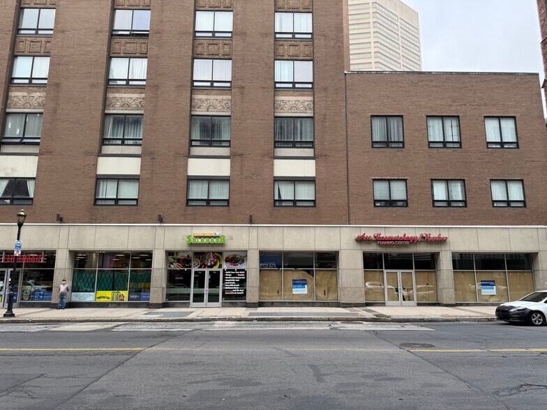 More Photos Of 915 Main St, Hartford Apartments For Lease