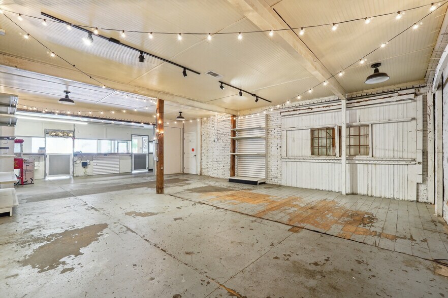 More Photos Of 1186 Clark St, Covington Freestanding For Lease