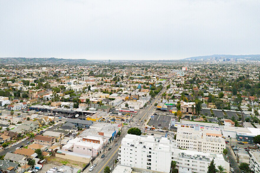 More Photos Of 3072-3084 W Pico Blvd, Los Angeles Storefront For Sale