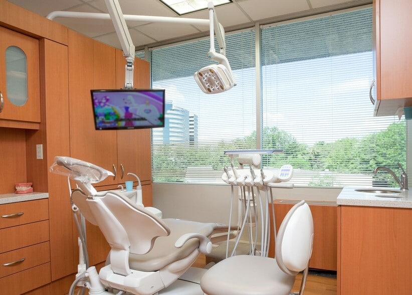 More Photos Of 12011 Lee Jackson Memorial Hwy, Fairfax Medical For Lease