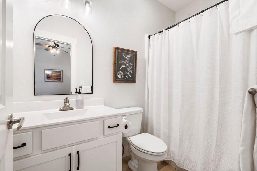 More Photos Of 129 Pioneer Peak, Kimberling City Specialty For Sale