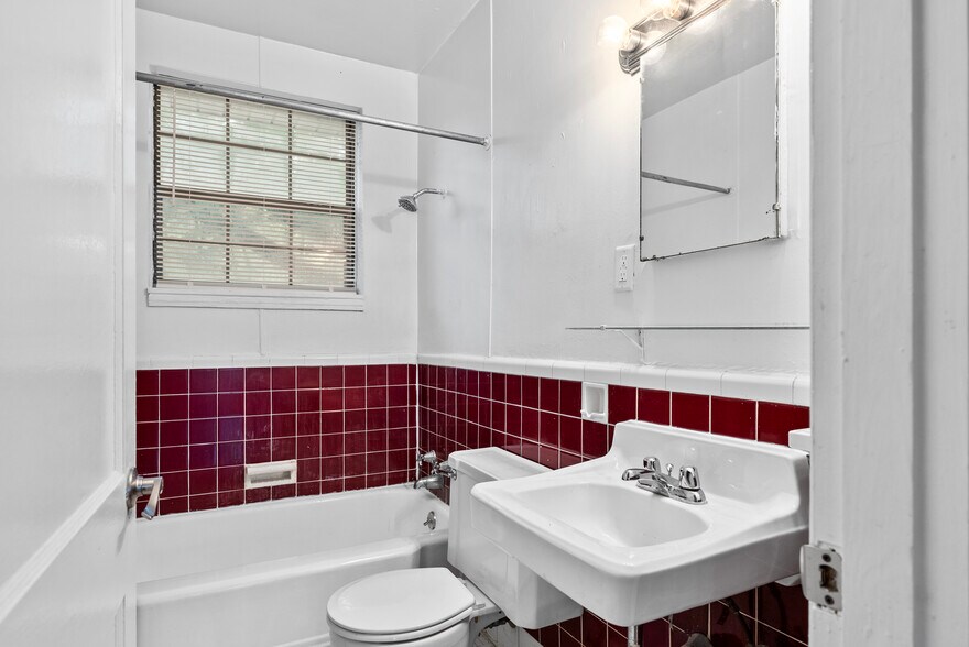 More Photos Of , Memphis Multifamily For Sale