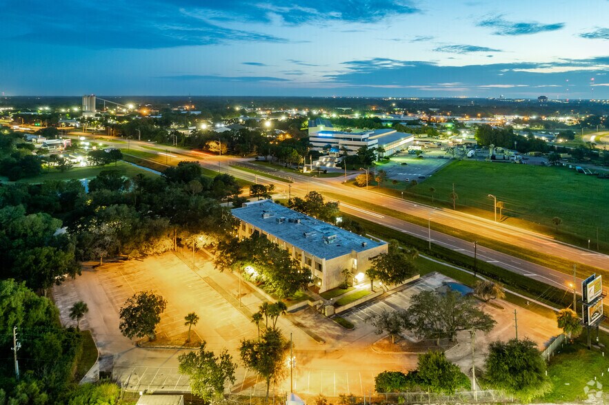 More Photos Of 5104 N Orange Blossom Trl, Orlando Office Residential For Lease