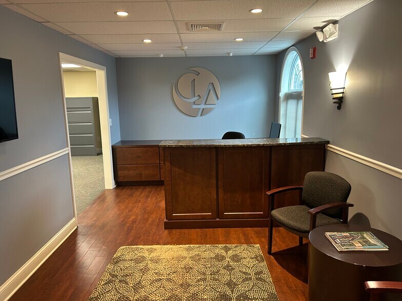 More Photos Of 344 N Main St, Marlborough Office For Sale