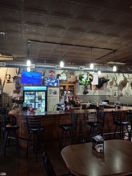 More Photos Of 417 G St, Central City General Retail For Sale