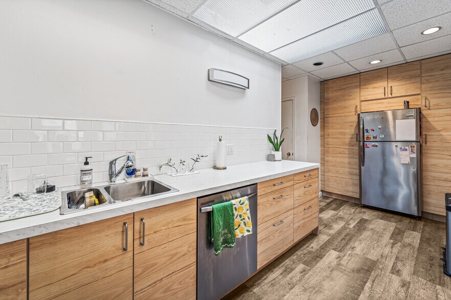 More Photos Of , Astoria General Retail For Sale