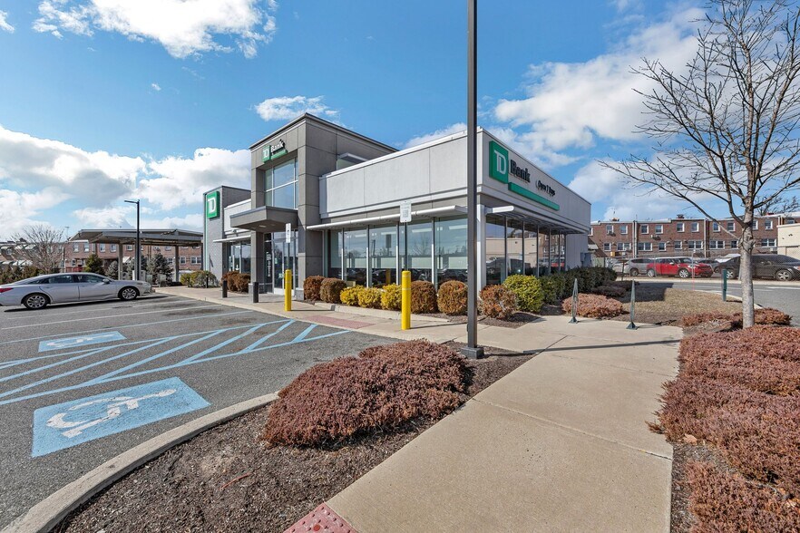 More Photos Of 6304 Roosevelt Blvd, Philadelphia Bank For Sale