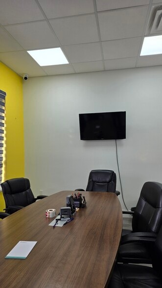 More Photos Of 8078 128th St, Surrey General Retail For Lease