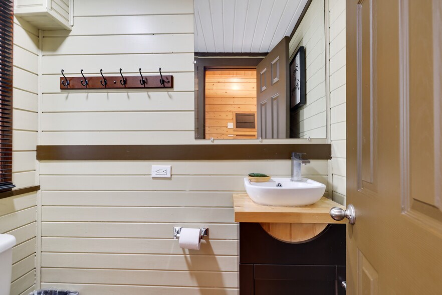 More Photos Of 2624 State Route 534, Albrightsville Hotel For Sale