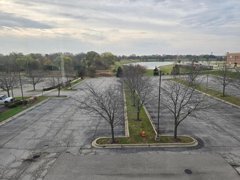 More Photos Of 2272 95th St, Naperville Office For Sale