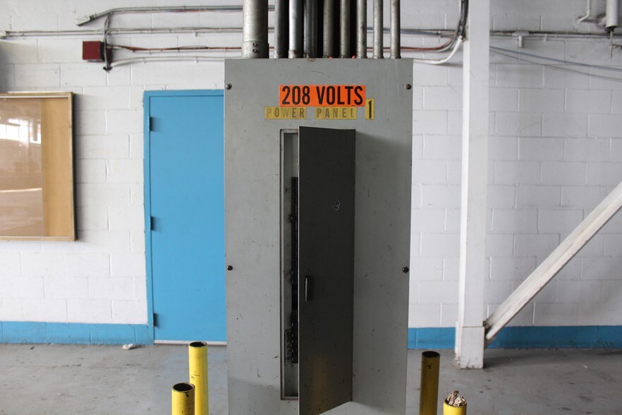 More Photos Of 700 Nepperhan Ave, Yonkers Warehouse For Sale