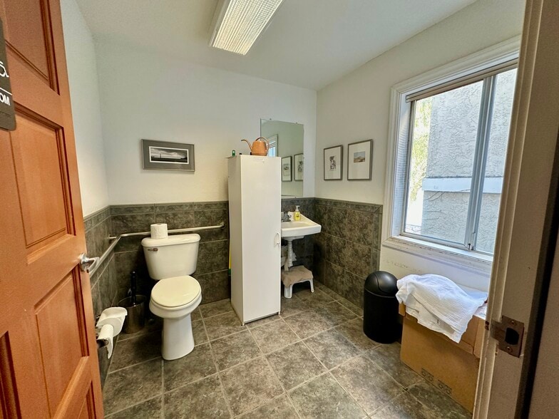 More Photos Of 158-164 E Blithedale Ave, Mill Valley Storefront Retail Residential For Sale