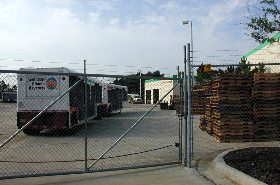 More Photos Of 5206 W Eagle Trail Dr, Tampa Warehouse For Lease