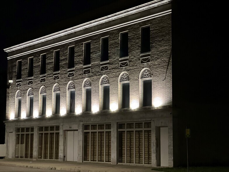 More Photos Of 5961 14th St, Detroit General Retail For Lease