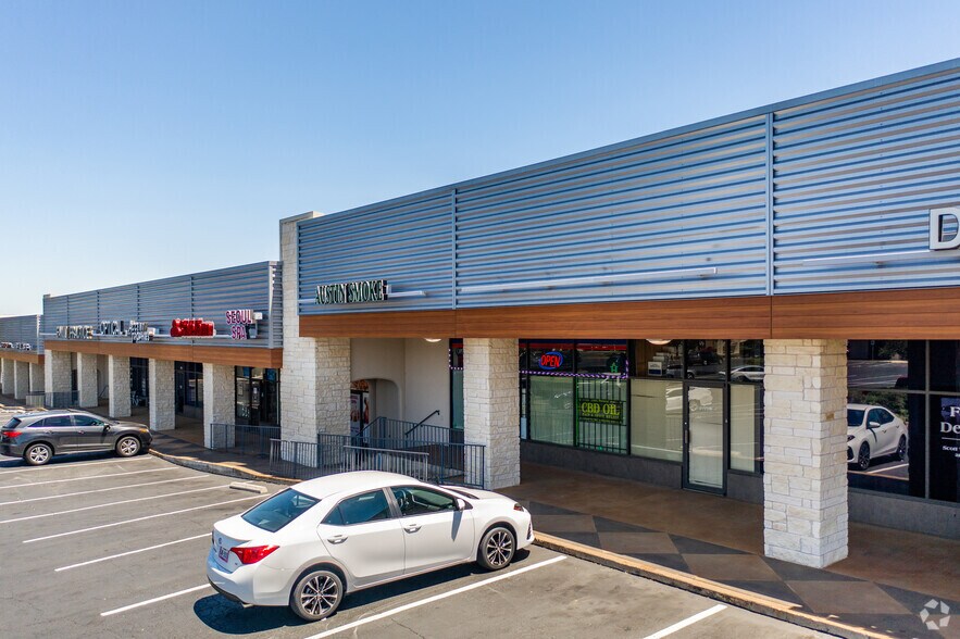 More Photos Of 1901 W William Cannon Dr, Austin Freestanding For Lease
