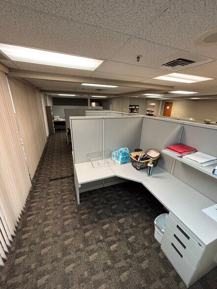 More Photos Of 456 Fulton St, Peoria Office For Sale
