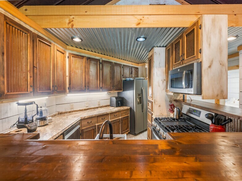 More Photos Of 541 Holiness Campground Rd, Cleveland Contractor Storage Yard For Sale