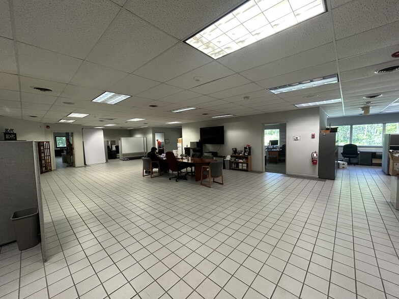 More Photos Of 200 School Aly, Green Lane Light Distribution For Lease
