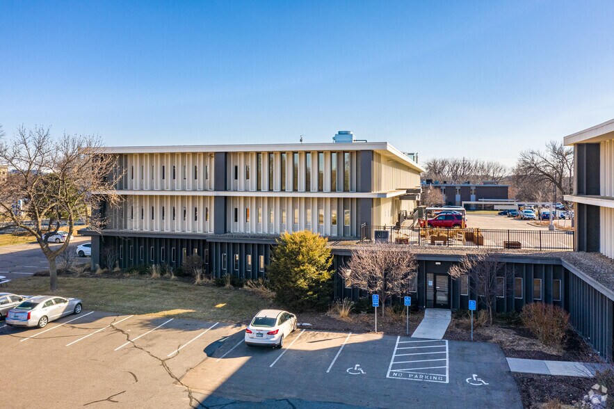 More Photos Of 4600 W 77th St, Edina Unknown For Lease