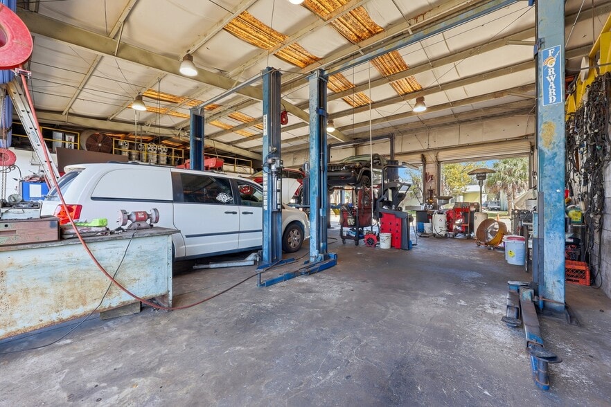 More Photos Of 2350 N Ponce De Leon Blvd, Saint Augustine Service Station For Sale