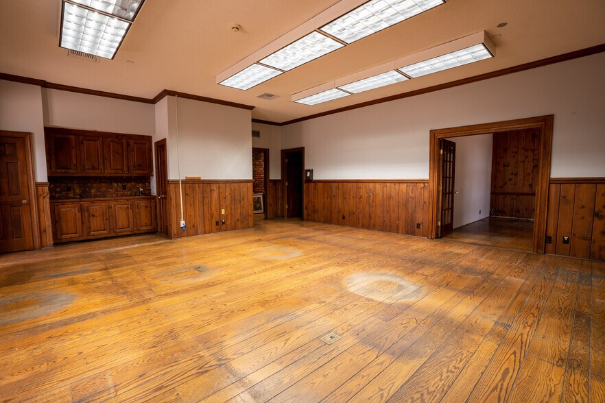 More Photos Of 11135 Monroe Rd, Matthews Distribution For Sale