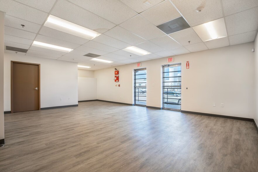 More Photos Of 444 27th St, Orlando Warehouse For Lease