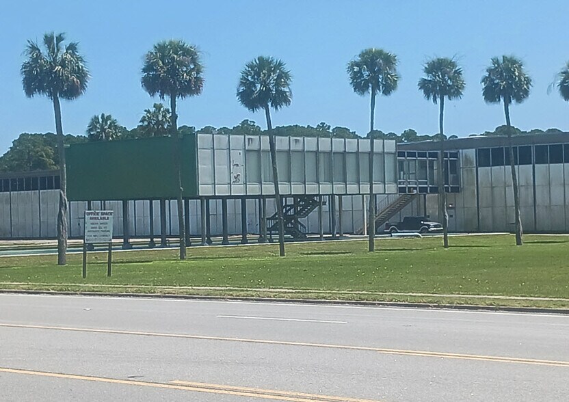 More Photos Of 2433 Osborne Rd, Saint Marys Distribution For Sale