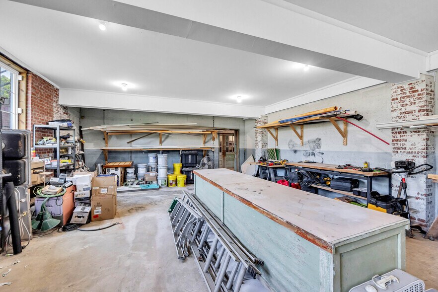 More Photos Of 217 E Aiken Rd, Eden Showroom For Lease