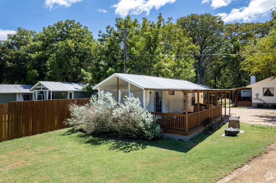 More Photos Of 104 Scudder Ln, Wimberley Hotel For Sale